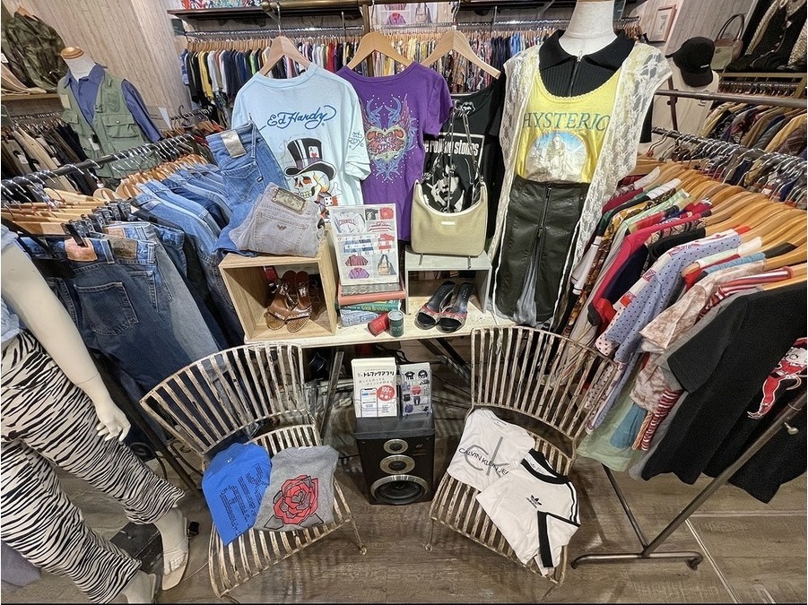 Z世代でトレンドの「Y2K」ファッションとは？その特徴と人気の理由を考察